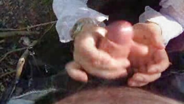 Kualitas HD :  Cadela pálida com cabelo ruivo aprecia o pênis musculoso ulah professor Video porno seksi 