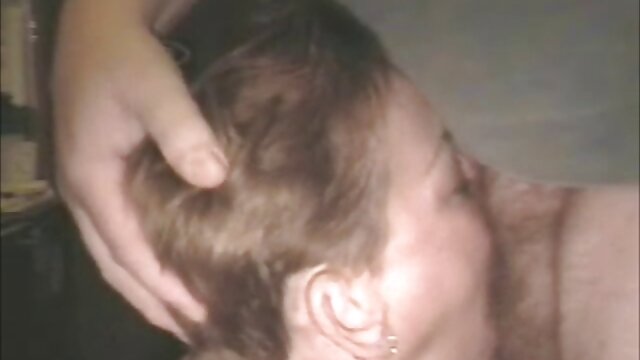 Kualitas HD :  Garota adorável hipster quer foder forte no parque Video porno seksi 