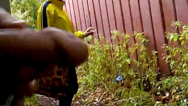 Kualitas HD :  A prostituta exótica sendo atacada no cu e na boca por dois garanhões pendurados Video porno seksi 