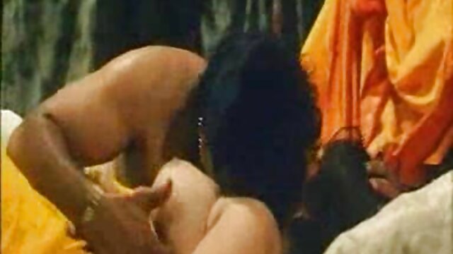 Kualitas HD :  Gata gostosa bochechuda sendo fodida hardcore em sua cama Video porno seksi 
