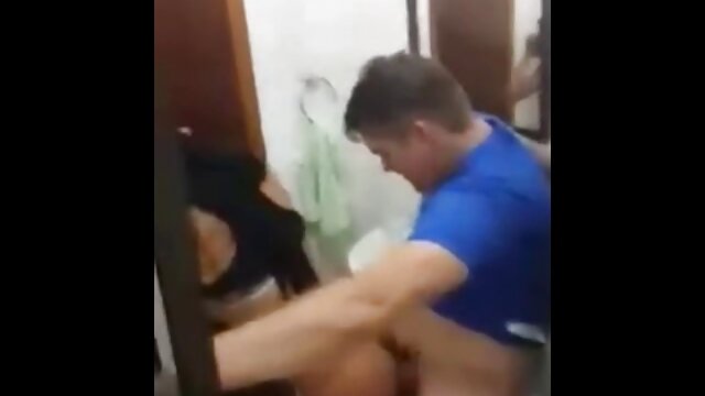Kualitas HD :  Mulheres maduras famintas com mordaças de óculos no pandanarum preto ulah amante Video porno seksi 