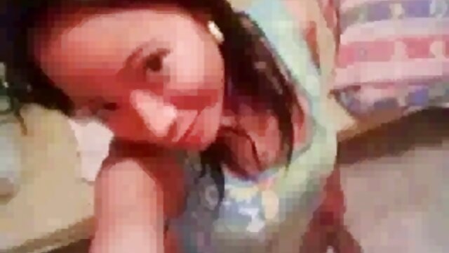 Kualitas HD :  O homem viu instantaneamente um grande butim de limpador e fodeu com ele Video porno seksi 