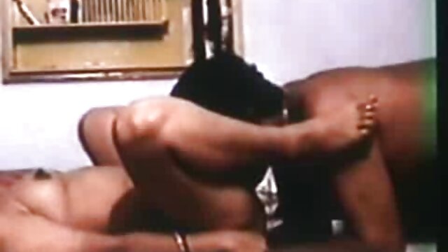 Kualitas HD : Gata bootylicious gosta de brincar de bunda enquanto monta no pandanarum grande Video porno seksi