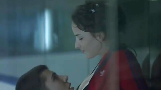 Kualitas HD :  Pirang jeung tits badag provokes ko-worker mun bangsat nya dina tangga Video porno seksi 