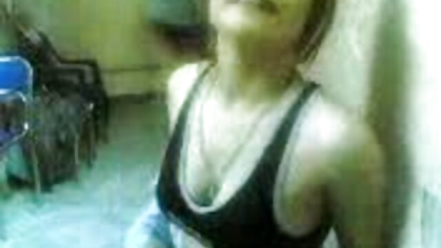 Kualitas HD :  Garota de corpo rígido abre salaku pernas para arar com força Video porno seksi 