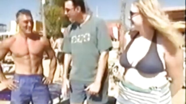 Kualitas HD :  Ngabogaan dua cougars di pangkeng anjeun kalawan cara anu pangalusna pikeun méakkeun weekend anjeun Video porno seksi 