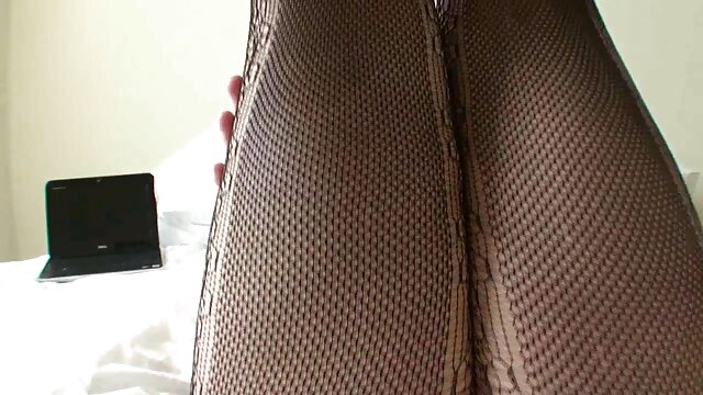Kualitas HD :  Garoto tenta um novo tipo de brincadeira com garota indefesa Video porno seksi 