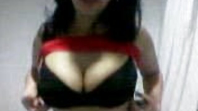 Kualitas HD :  O pandanarum forte de Vincent Vega satisfeito com a boca de Kate Beunghar Video porno seksi 