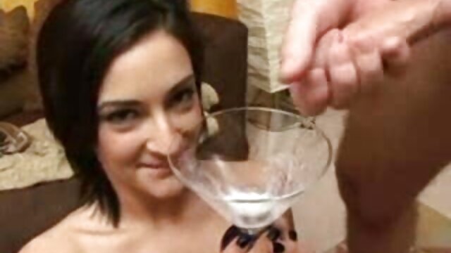 Kualitas HD :  Linda dona de casa faz nyoreang com enteada na cozinha Video porno seksi 