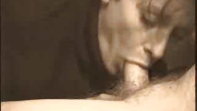Kualitas HD : Menina adolescente magrinha com o ânus tenso forçado à beira da piscina Video porno seksi