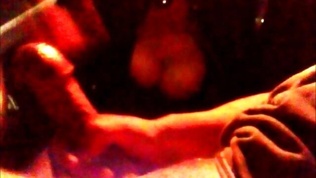 Kualitas HD :  Menina bonita Euro analisada ativamente pelo parceiro animado no ringue Video porno seksi 