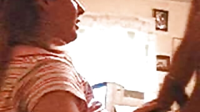 Kualitas HD :  Si rambut coklat stunner Abella Bahaya bakal rammed jadi teuas di sauna nu Video porno seksi 