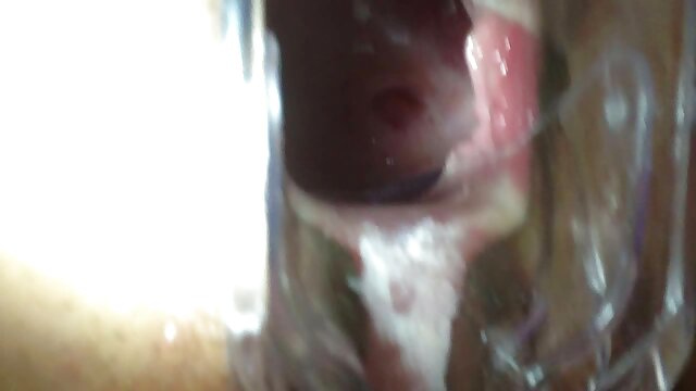 Kualitas HD :  Loira oleosa está sendo fodida em seu lindo cuzinho Video porno seksi 