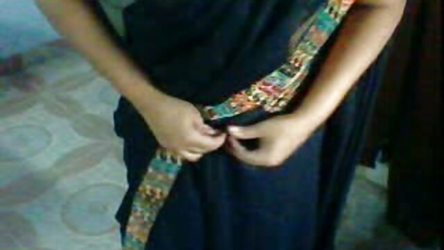 Kualitas HD :  A garota da aluna Brooke Wylde é abalroada por duas alunas nu sumur Video porno seksi 