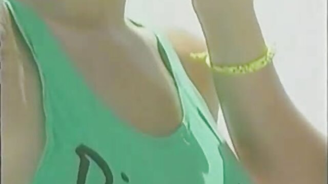 Kualitas HD :  Latina MILF geus meunang burit nya nojos di bagian tukang limo a Video porno seksi 