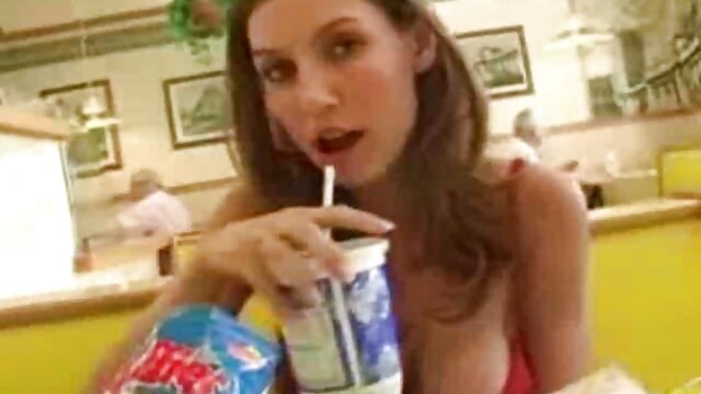 Kualitas HD :  Morena MILF está tendo seu jovem amante em sua casa Video porno seksi 